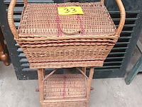 Lot 33 - naaikoffer in riet - afbeelding 1 van  3