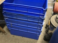 Lot 33 - stapelbakken blauw 4 stuks