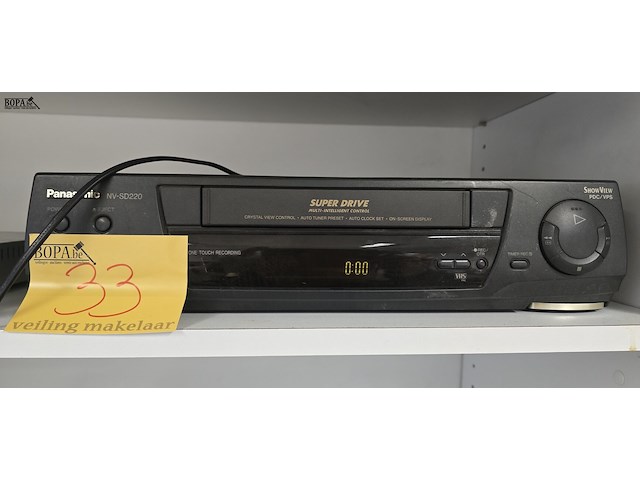 Lot 33 - video cassette speler panasonic - afbeelding 1 van  4