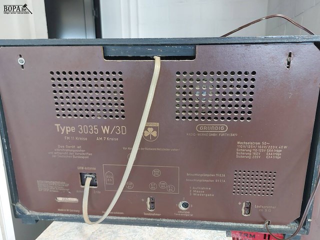 Lot 33 - vintage radio grundig 3035 - afbeelding 4 van  4