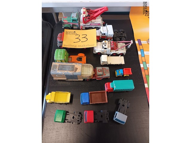Lot 33 - vrachtwagens op schaal. 14 stuks - afbeelding 1 van  9