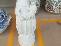 Lot 330 - antiek heiligenbeeld in bisquit
