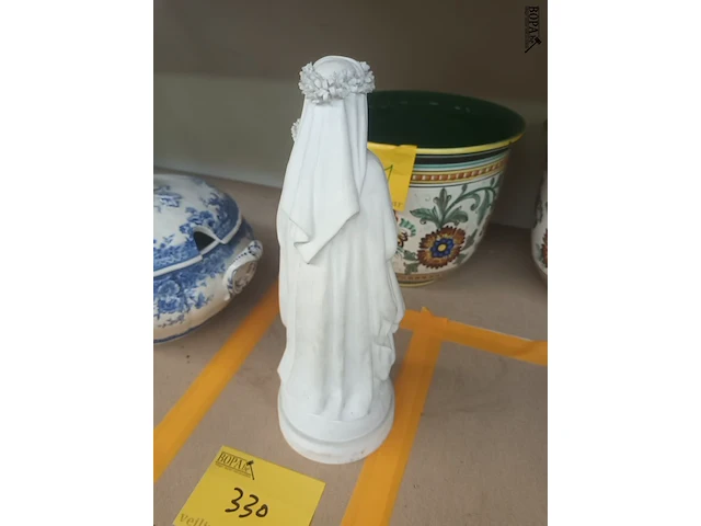 Lot 330 - antiek heiligenbeeld in bisquit - afbeelding 4 van  4