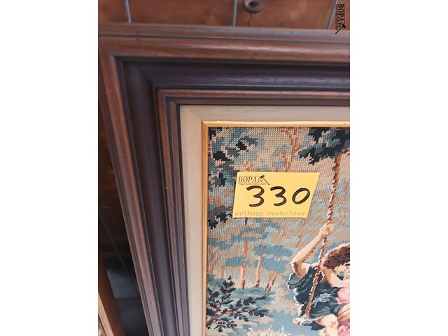Lot 330 - kader koppel op schommel - afbeelding 3 van  3