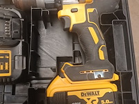 Lot 331 - accu klopboormachine dewalt - afbeelding 2 van  4