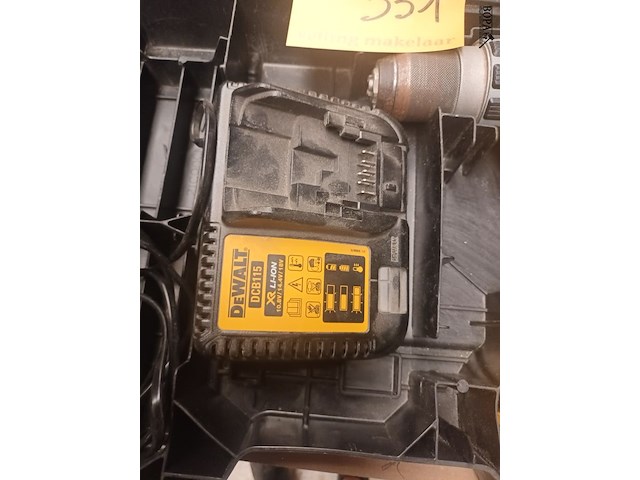 Lot 331 - accu klopboormachine dewalt - afbeelding 3 van  4