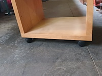 Lot 331 - kastje op wielen - afbeelding 3 van  4