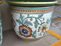 Lot 331 - koppel bloempotten - afbeelding 2 van  3
