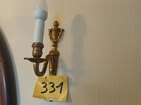 Lot 331 - koppel koperen amplieken - afbeelding 3 van  3
