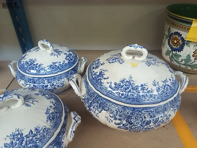 Lot 332 - dekselpotten villeroy & boch. 3 stuks - afbeelding 3 van  5
