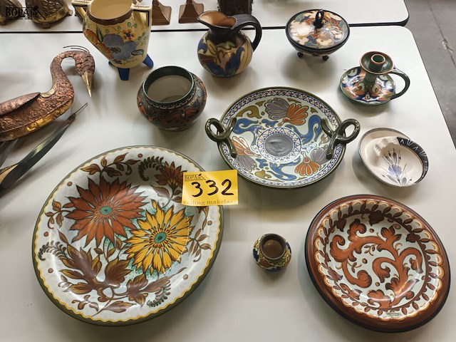 Lot 332 - gauda porselein. 10 stuks - afbeelding 1 van  5