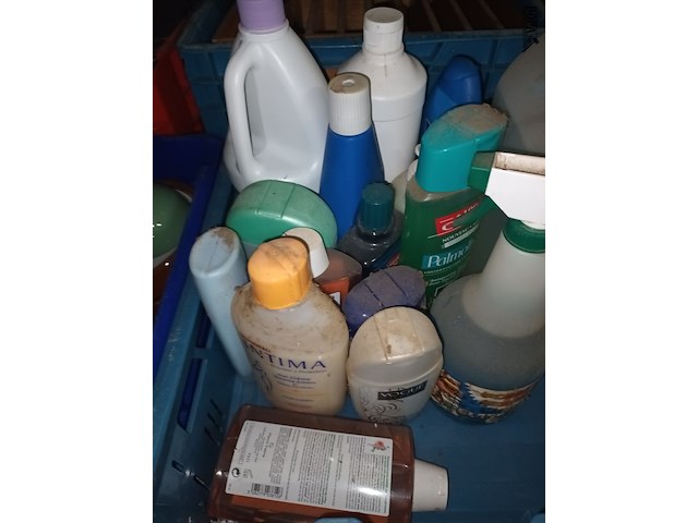 Lot 332 - onderhoudsproducten. 22 stuks - afbeelding 2 van  4