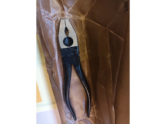 Lot 332 - platte tang. 3 stuks - afbeelding 1 van  4