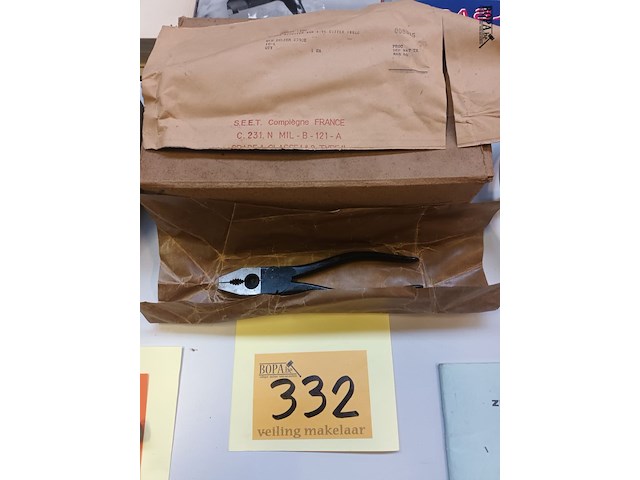 Lot 332 - platte tang. 3 stuks - afbeelding 4 van  4