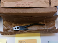 Lot 332 - platte tang. 3 stuks - afbeelding 4 van  4