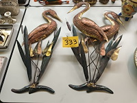 Lot 333 - metalen wanddecoratie reigers - afbeelding 1 van  4