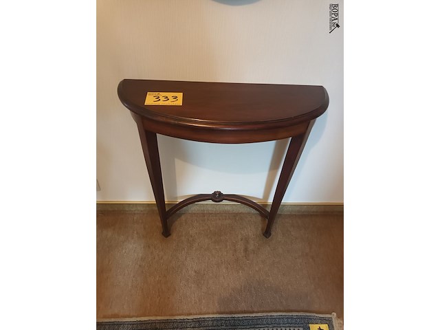 Lot 333 - muurtafeltje - afbeelding 1 van  4