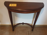 Lot 333 - muurtafeltje - afbeelding 1 van  4