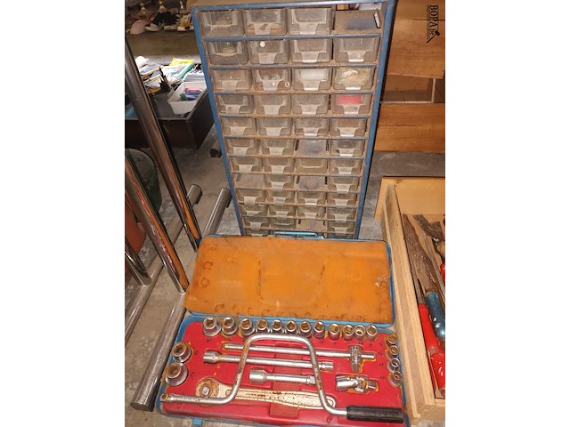 Lot 334 - gereedschap en doe-het-zelf materiaal - afbeelding 5 van  5