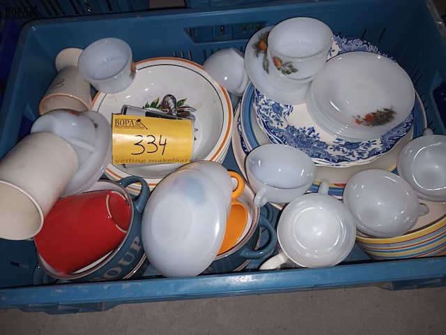 Lot 334 - huisraad - afbeelding 1 van  3