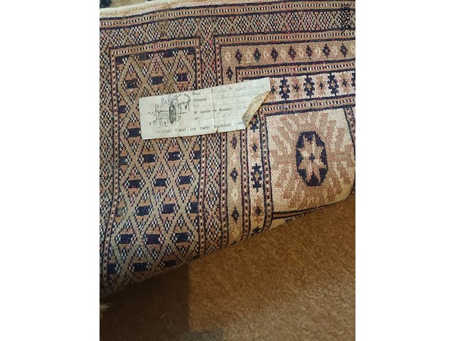 Lot 334 - perzisch tapijt - afbeelding 2 van  4