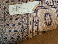 Lot 334 - perzisch tapijt - afbeelding 2 van  4