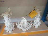 Lot 335 - cache-pot en vazen in bisquit. 3 stuks