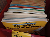 Lot 335 - diverse strips. 80 stuks - afbeelding 1 van  3