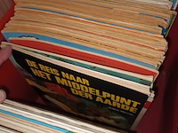 Lot 335 - diverse strips. 80 stuks - afbeelding 2 van  3