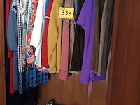 Lot 336 - kledij - afbeelding 1 van  6