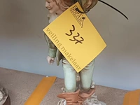 Lot 337 - beeld gestempeld bb