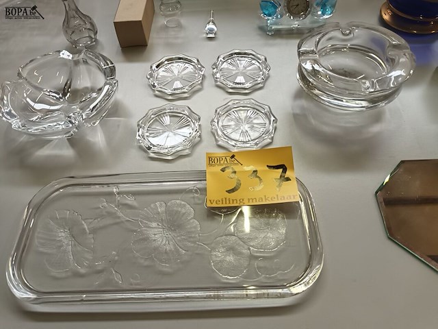 Lot 337 - glaswerk en kristal. 28 stuks - afbeelding 4 van  7