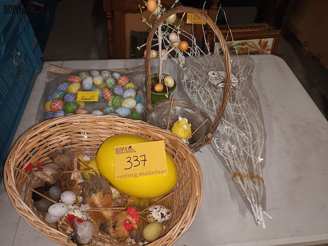Lot 337 - paasdecoratie - afbeelding 1 van  4