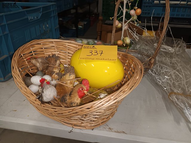 Lot 337 - paasdecoratie - afbeelding 2 van  4