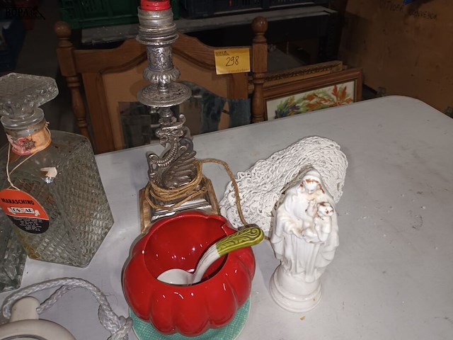 Lot 338 - decoratie en huisraad - afbeelding 3 van  5