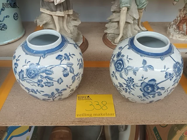 Lot 338 - koppel gemberpotten - afbeelding 1 van  5