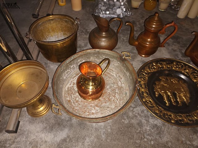 Lot 339 - decoratie in koper. 11 stuks - afbeelding 2 van  4