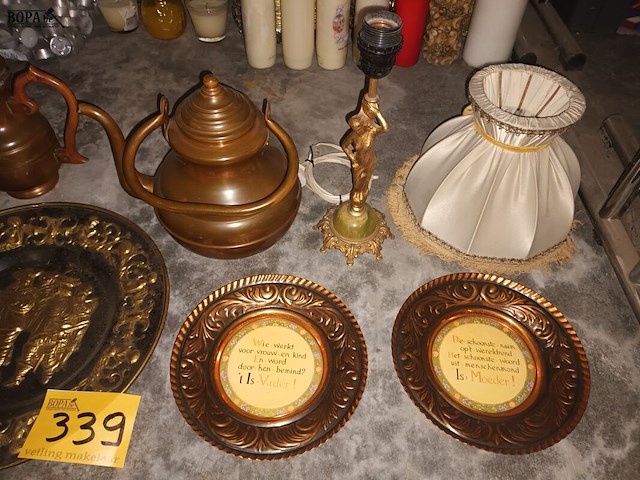 Lot 339 - decoratie in koper. 11 stuks - afbeelding 4 van  4