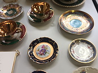Lot 339 - porselein decoratie. 55 stuks - afbeelding 2 van  11