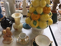 Lot 339 - porselein decoratie. 55 stuks - afbeelding 3 van  11
