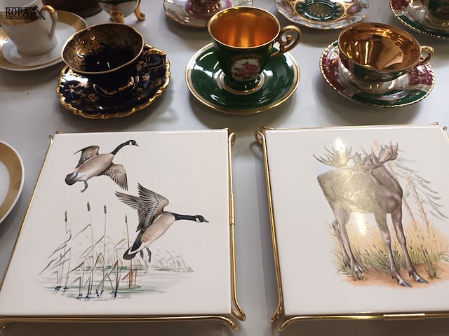 Lot 339 - porselein decoratie. 55 stuks - afbeelding 11 van  11