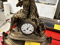 Lot 339 - retro tafelklok