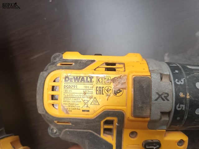 Lot 34 - accu schroefmachine dewalt - afbeelding 3 van  4