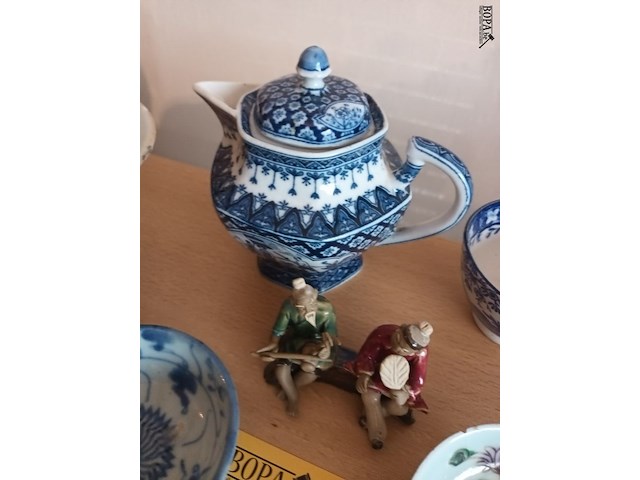 Lot 34 - chinees porselein. 5 stuks - afbeelding 2 van  5
