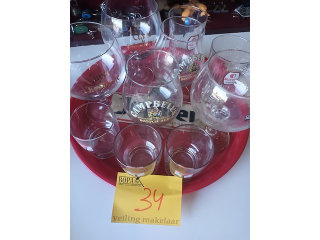 Lot 34 - dienblad met glazen. 11 stuks - afbeelding 1 van  4