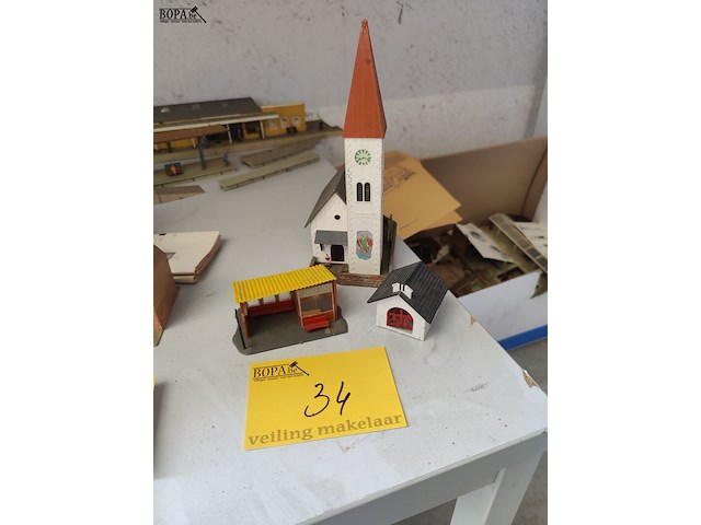 Lot 34 - faller modeldorpgebouwen - 3 stuks - afbeelding 1 van  4