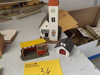 Lot 34 - faller modeldorpgebouwen - 3 stuks - afbeelding 1 van  4