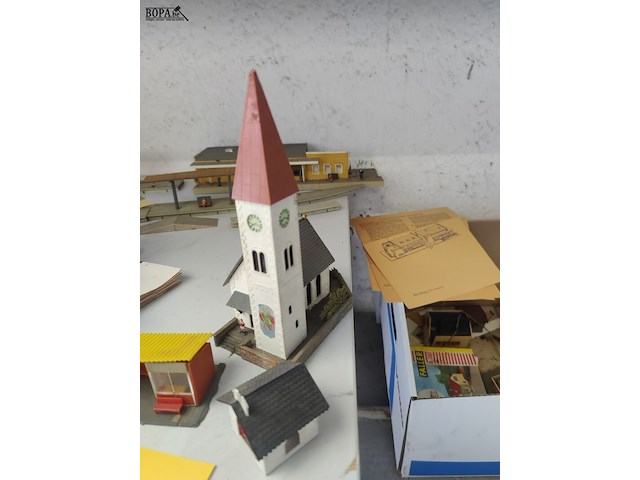 Lot 34 - faller modeldorpgebouwen - 3 stuks - afbeelding 2 van  4
