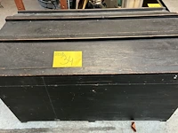 Lot 34 - grote houten opbergkoffer