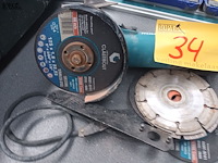 Lot 34 - haakse slijpmachine makita - afbeelding 2 van  4